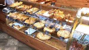 Витрины для выпечки / оборудование для пекарни/ настольные витрины из гнутого стекла