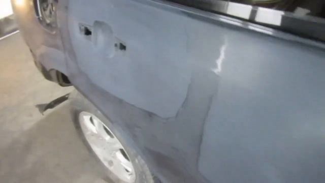 Опустил стёкла.Снял молдинги.А там жуков тьма тьмущая.Буду устранять. смотреть онлайн