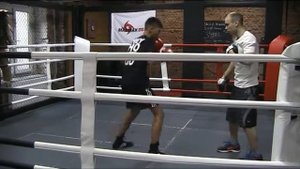 Бокс. Индивидуальная работа на лапах с левшой.