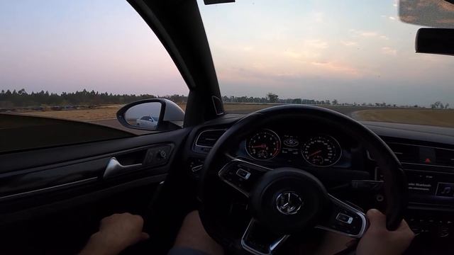 GOLF GTI VS CAMRY V6! ASPIRADÃO VS TURBO смотреть онлайн