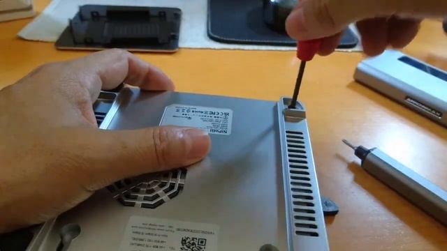 NIPOGIミニPC【SSD、メモリ増設換装できる？】改造編