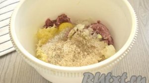 Тефтели с кабачком и фаршем на сковородке