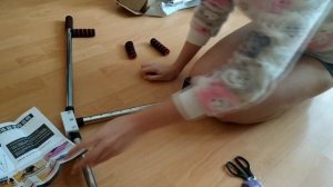 Распаковываю тренажер для шпагата из Китая
