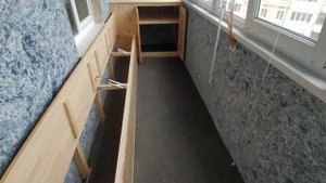 Жалюзийная тумбочка и ящики-скамейки на лоджии в Минске своими руками...