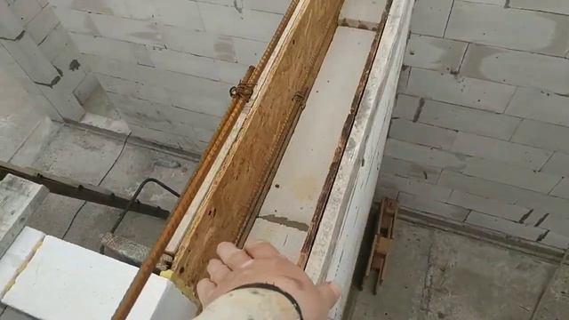 Армирование армопояса дома из газобетона.