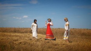 Александра и Анжелики . ПЕСНЯ из КИНОФИЛЬМА ."31 июня".