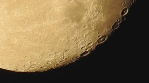 Противостояние Луна и Сатурна. Красивые кадры на ночном небе.