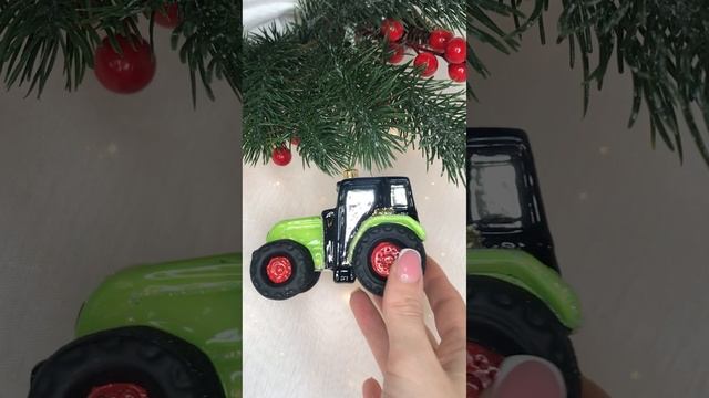 Арт. A1044GR16  Формовая игрушка из Польши «Трактор»