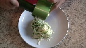 Product Review - Microplane Spiral Cutter - Vegeghetti