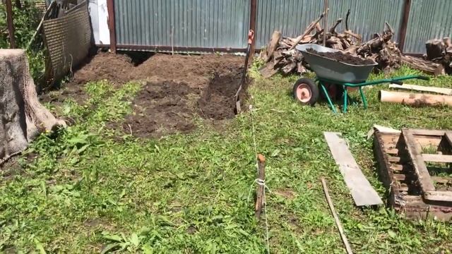Делаю дорожку из пней/поднимаю участок/сажаю виноград на холмы своими руками/Высокие грунтовые воды смотреть онлайн