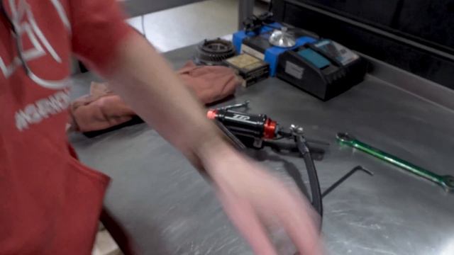 Installing an LNF Cobalt Fuel Filter Kit смотреть онлайн