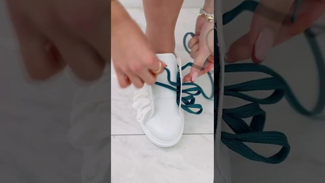 Как зашнуровать кроссовки с двумя шнурками?