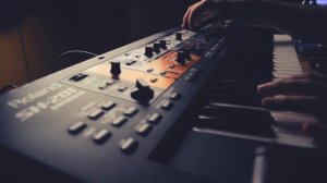 Roland SH 201 random live sound tweaking with the arpeggiator #3