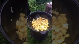 Картошечнооо. Картошка жареная в казане с луком и шкварками
