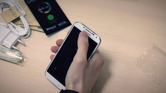 Samsung Galaxy S4. Распаковка и первый взгляд AndroidInsider.ru смотреть онлайн
