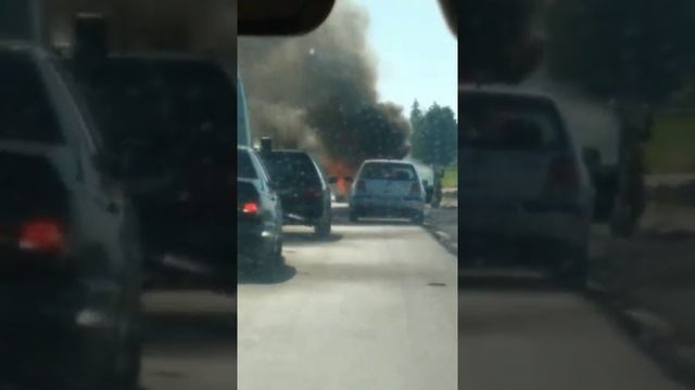 На дороге Калининград - Полесск загорелся "Ауди-100"