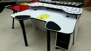 Геймерский стол. Компьютерный стол для геймера и для всех остальных просто хороших людей.Топчик трё
