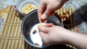 #Лайфхак. Как быстро и просто очистить орехи, миндаль от оболочки, кожицы