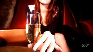 Не цветные розы Девочки должны наивными не быть