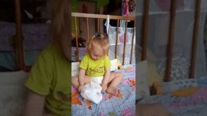 Ника. Как правильно надевать подгузники.