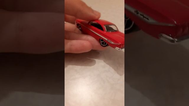 CHEVY 1961 IMPALA : Hotwheels 1/64 Car Presentation #084