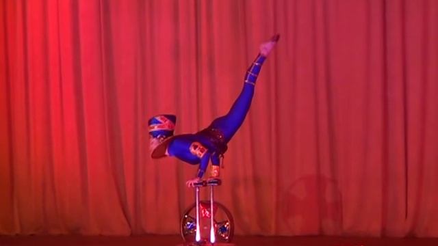 Эквилибр со змеёй смотреть онлайн