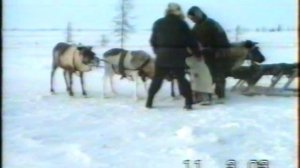 Полярный Круг. Концерт Каменского А.В. хантам в тундре при -37. 3 марта 2003 год