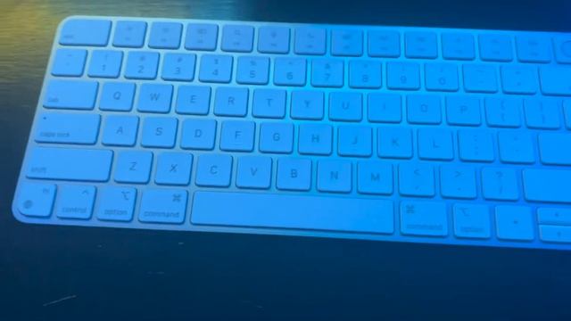 Apple Magic Keyboard W/ Touch ID | Should You Buy It? смотреть онлайн