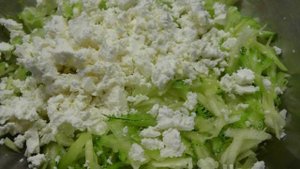 Оладьи из кабачков с брынзой на сковородке