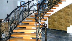 Лестница 146  Из бетона лестница на второй этаж в частном доме Днепропетровск Днепр