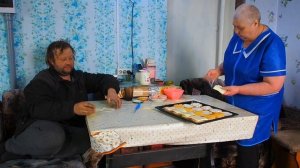 Вскапываю целину чудо лопатой для картошки, показываю насколько твердая земля Готовим закуску к чаю