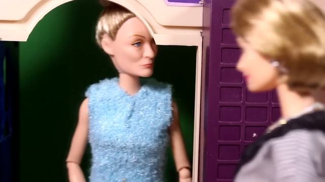 НАУЧИЛИ БАБУШКУ ДЕЛАТЬ СЛАЙМ / КУКЛЫ Мама Барби, Маша и Даша смотреть онлайн