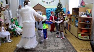 Новогодний утренник Маши. 29.12.2021 - средняя группа