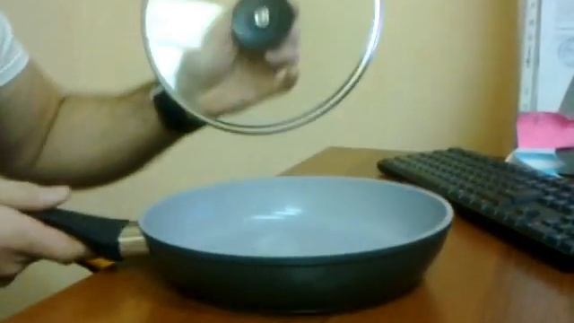 Керамическая сковородка ( novosibopt.ru )