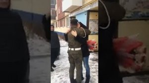 Вернулся неожиданно из армии