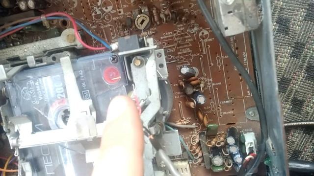 Как сделать из кассетной магнитолы aux магнитолу без касеты аукс смотреть онлайн