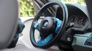 Как ПОКРАСИТЬ РУЛЬ Реставрация ЗАТЕРТОЙ КОЖИ РУЛЯ Баллончиком Краски