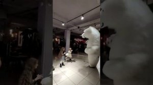 Поздравляем на всех языках.Амалию