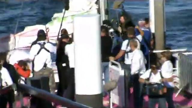 Jessica Watson arrives at Sydney (part 1).qt смотреть онлайн