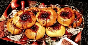 Ватрушки с вареньем из дрожжевого теста