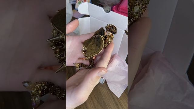 Будем знакомы ?? #вышивка #броши #diy #handmade #вышивкабисером #ручнаяработаназаказ #фермуар