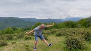 8-ая Основа Киай Цигун в окружении гор и чайных кустов. | Академия Киайдо | Гранд Мастер Сонг Парк