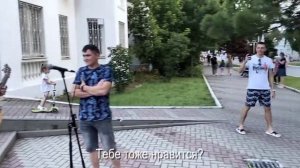 ГИТАРИСТ притворился НОВИЧКОМ с УЛИЧНЫМИ Музыкантами - AkStar пранк эмоции.