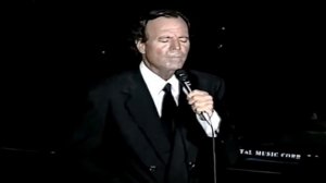 JULIO IGLESIAS BAILA MORENA