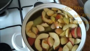 Компот из ревеня с яблоками, освежающий компот
