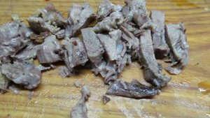 Салат из свиного языка и капусты