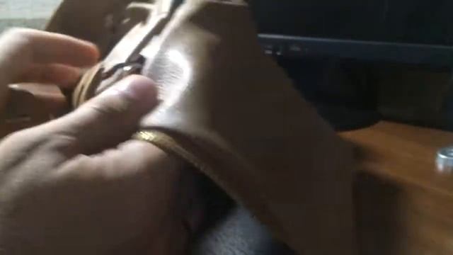 Сумка вонючка из Китая пахнет как завод по переработке химического оружия смотреть онлайн