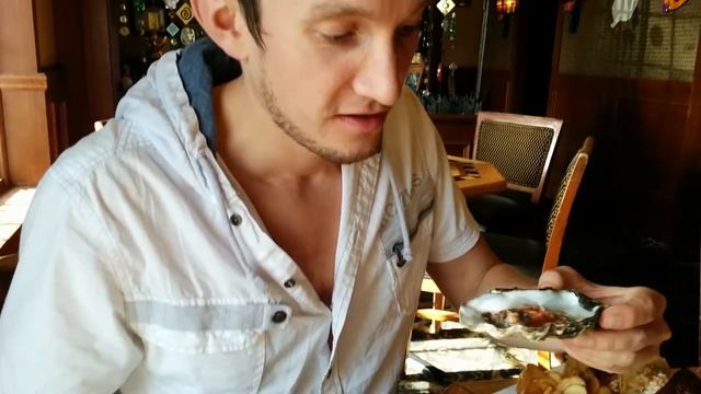 Едим устрицы в Сан-Диего смотреть онлайн