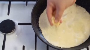 Манный блин с сыром на завтрак. Вкусный рецепт за 15 минут.
