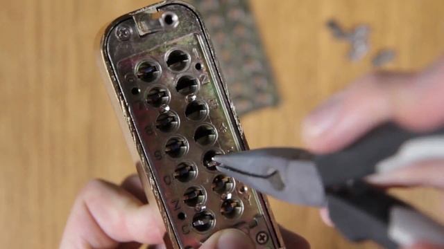 How to Change the Code on a Digital Combination Door Lock смотреть онлайн